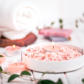 Aromatherapy diffuser made with Himalayan pink salt and fragrance oil